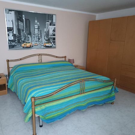 Appartamento Giallo Costermano Exterior foto